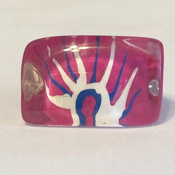 Vintage Lucite Acrylic Ring Size 6 Retro Abstract Hand Painted Pink Blue White - Picture 7 of 12